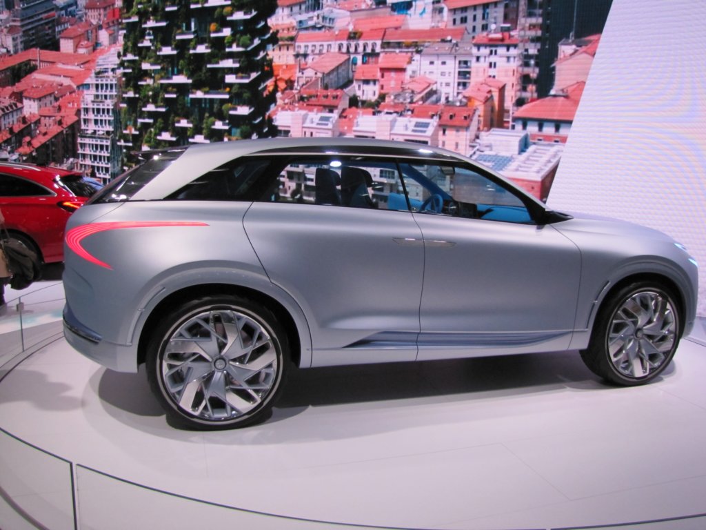 hyundaifefuelcellconcept44.jpg