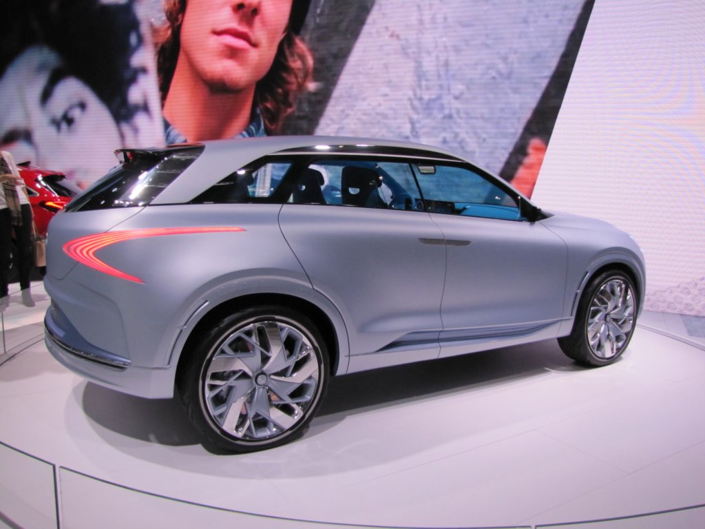hyundaifefuelcellconcept45.jpg