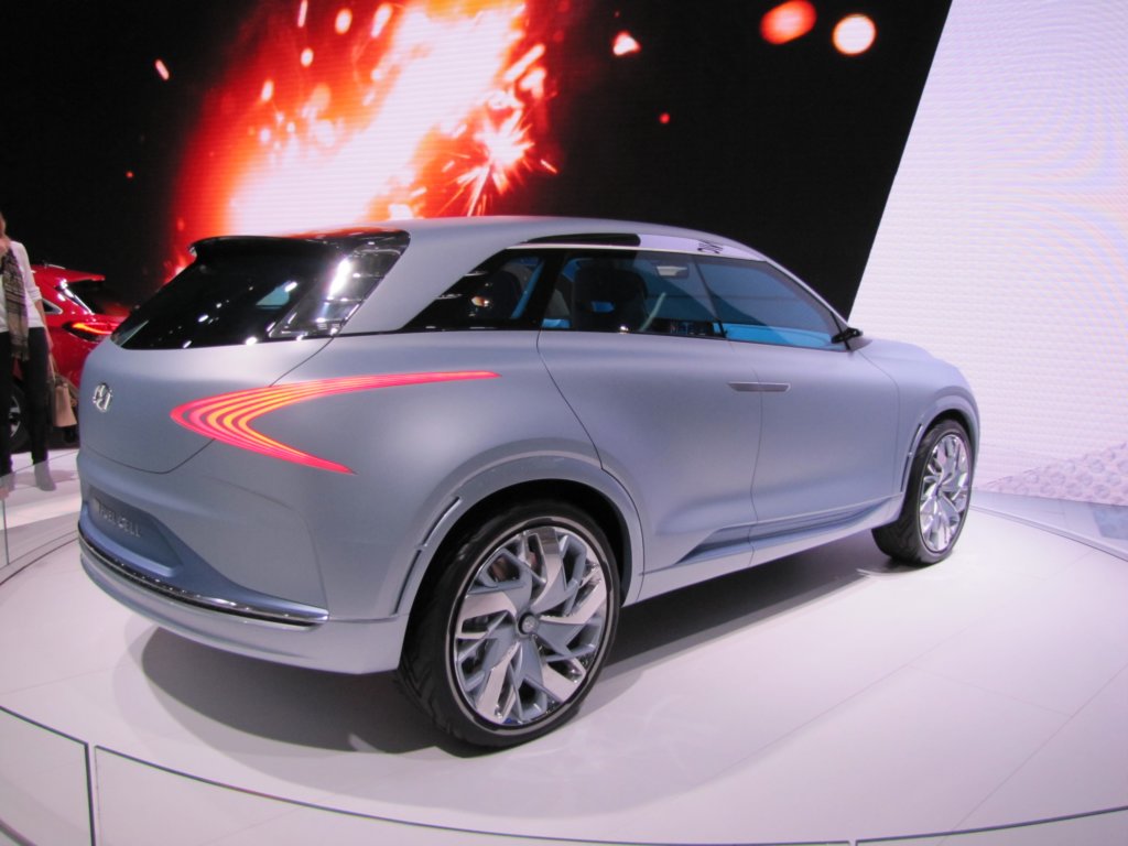 hyundaifefuelcellconcept48.jpg