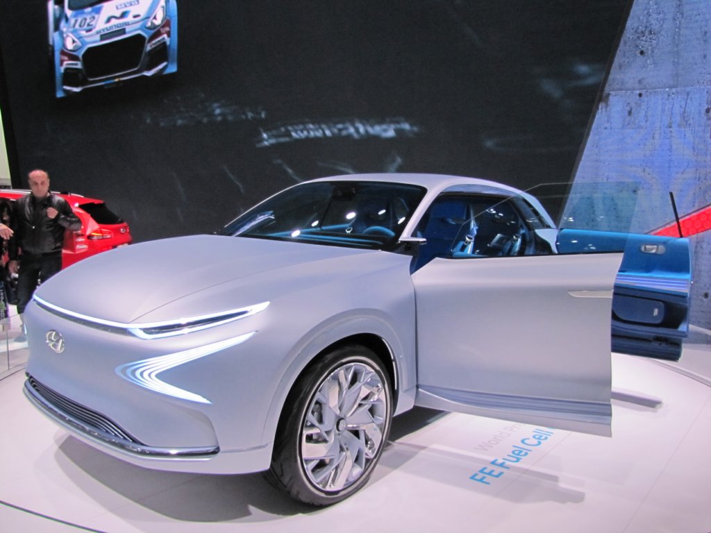 hyundaifefuelcellconcept55.jpg