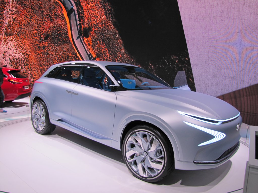 hyundaifefuelcellconcept66.jpg