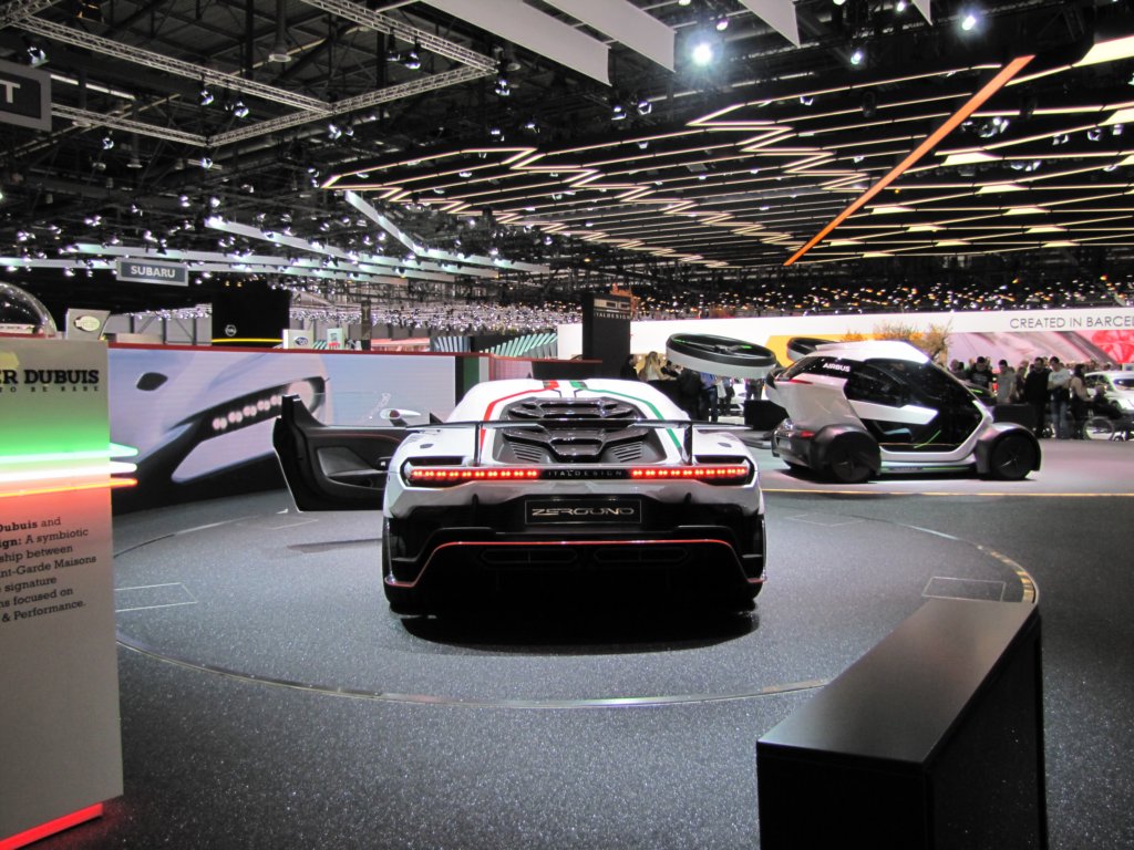 italdesignzerouno70.jpg
