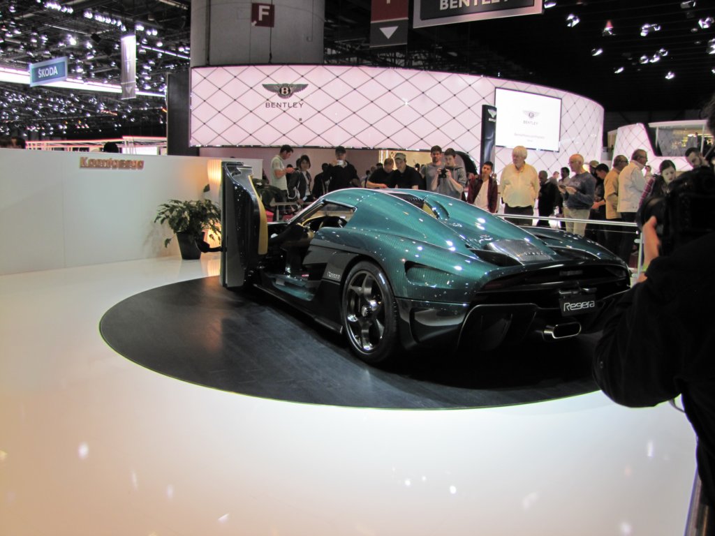 koenigseggregera14.jpg