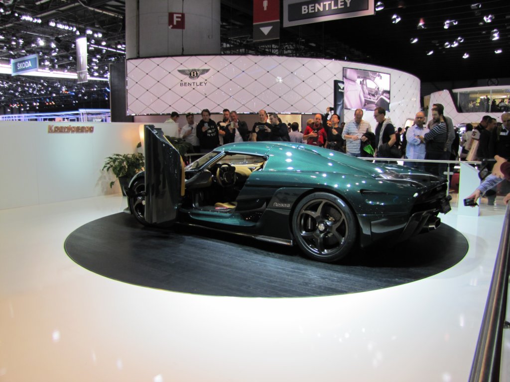 koenigseggregera18.jpg