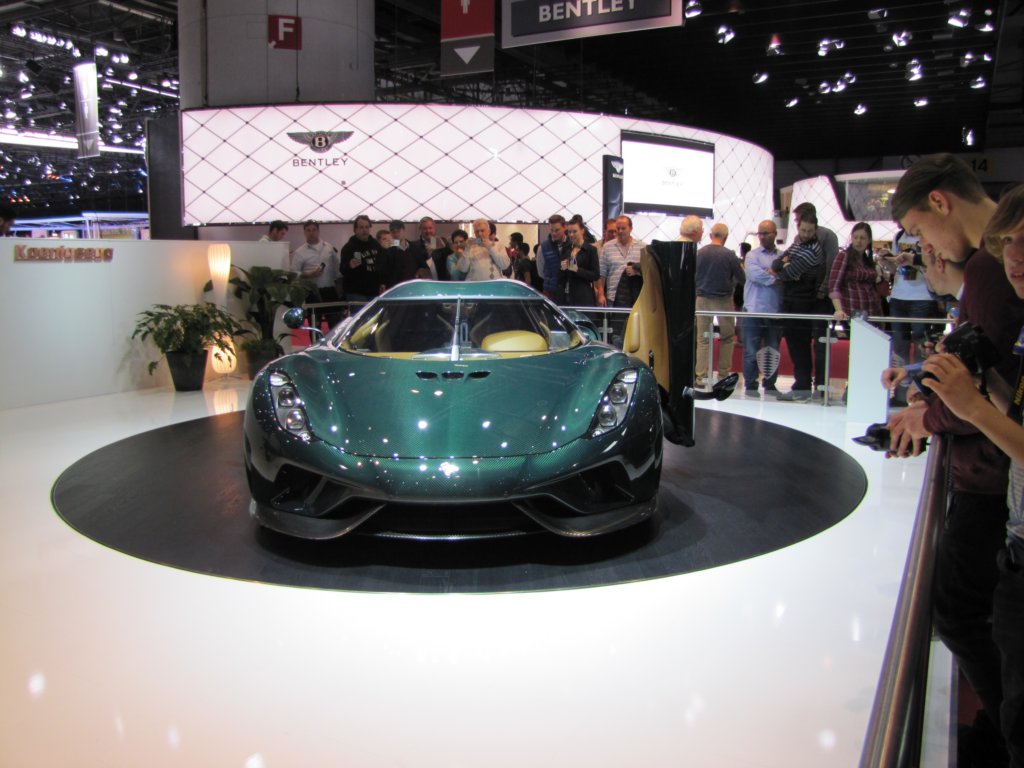 koenigseggregera33.jpg