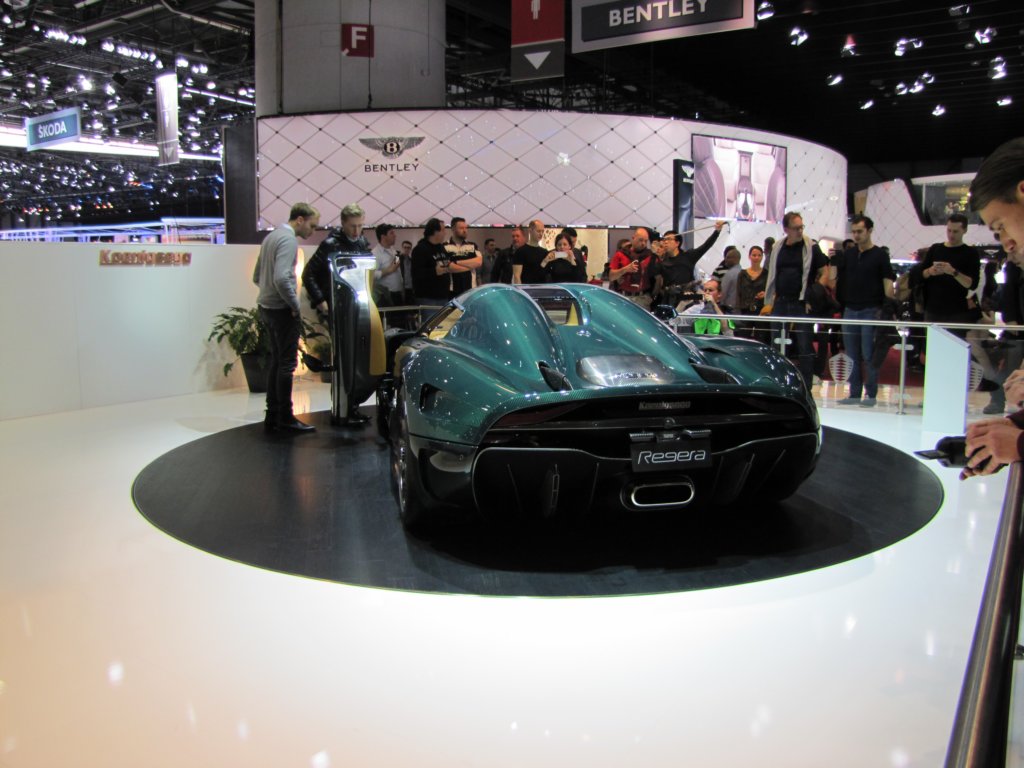 koenigseggregera81.jpg