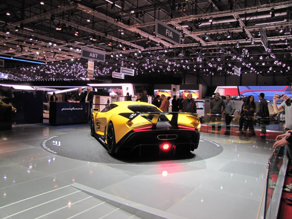 pininfarinafittipaldief7visiongranturismo25.jpg