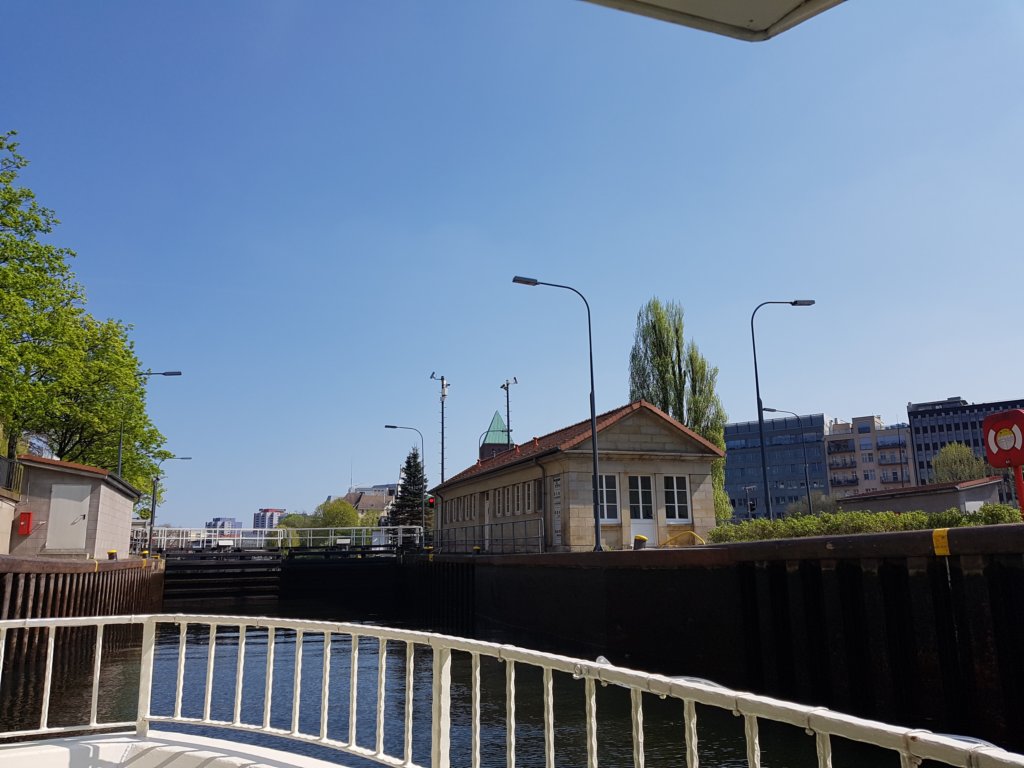 _1359282.jpg