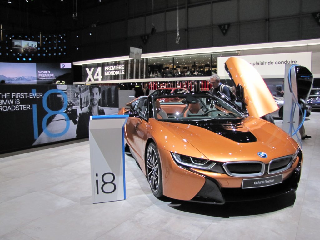 bmwi8roadster2.jpg