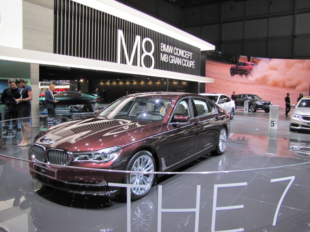 bmwm760li.jpg