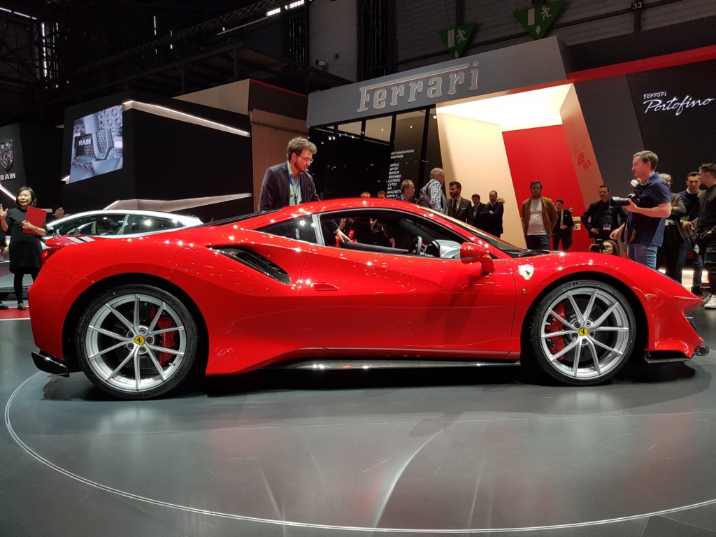 ferrari488pista15.jpg