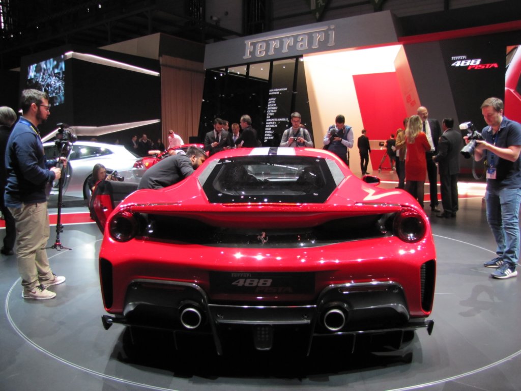 ferrari488pista24.jpg