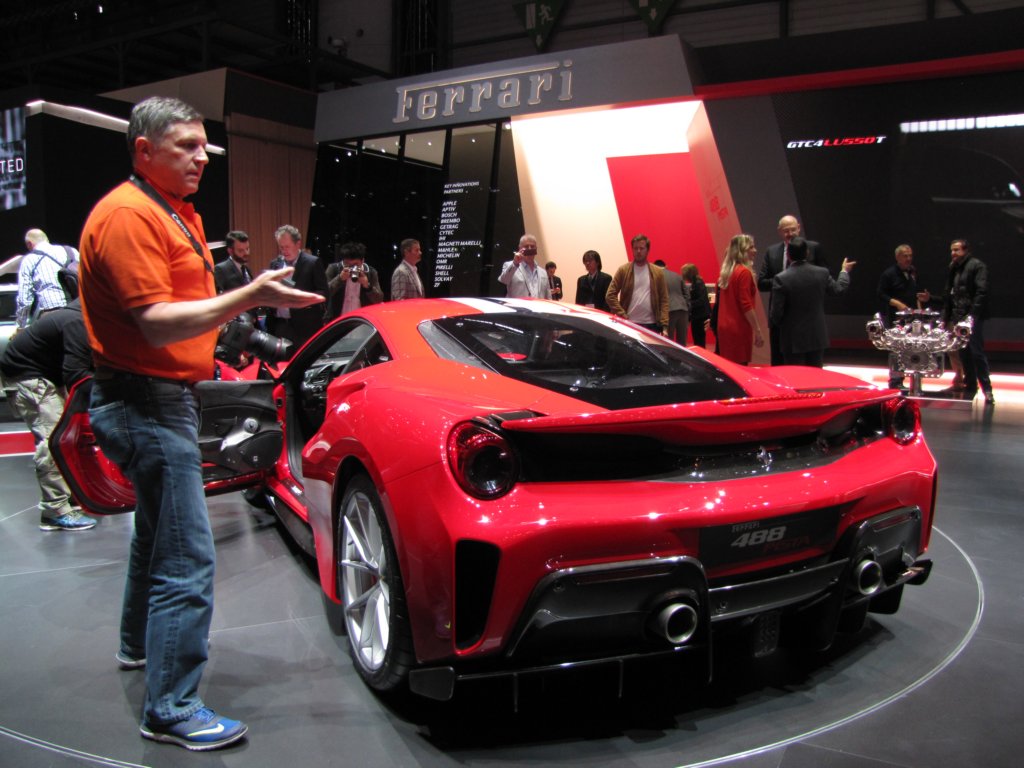 ferrari488pista45.jpg