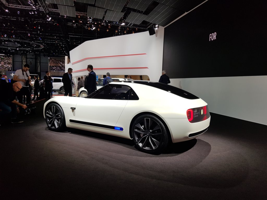 hondasportsevconcept15.jpg