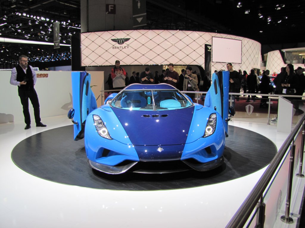 koenigseggregera19.jpg