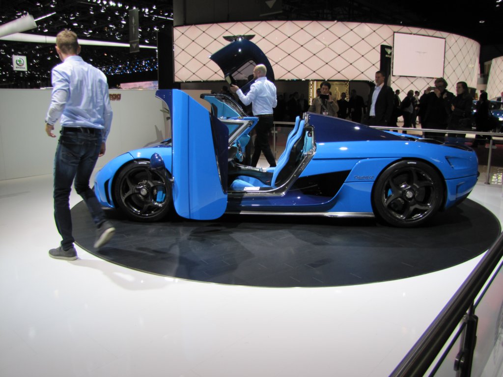 koenigseggregera8.jpg