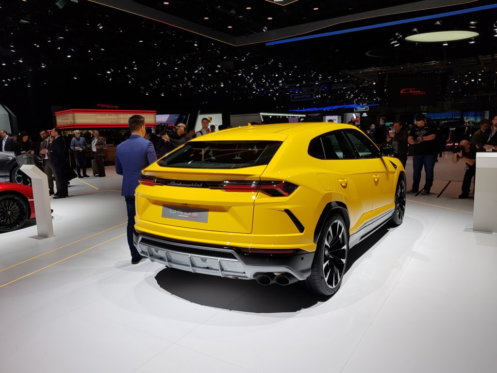 lamborghiniurus.jpg