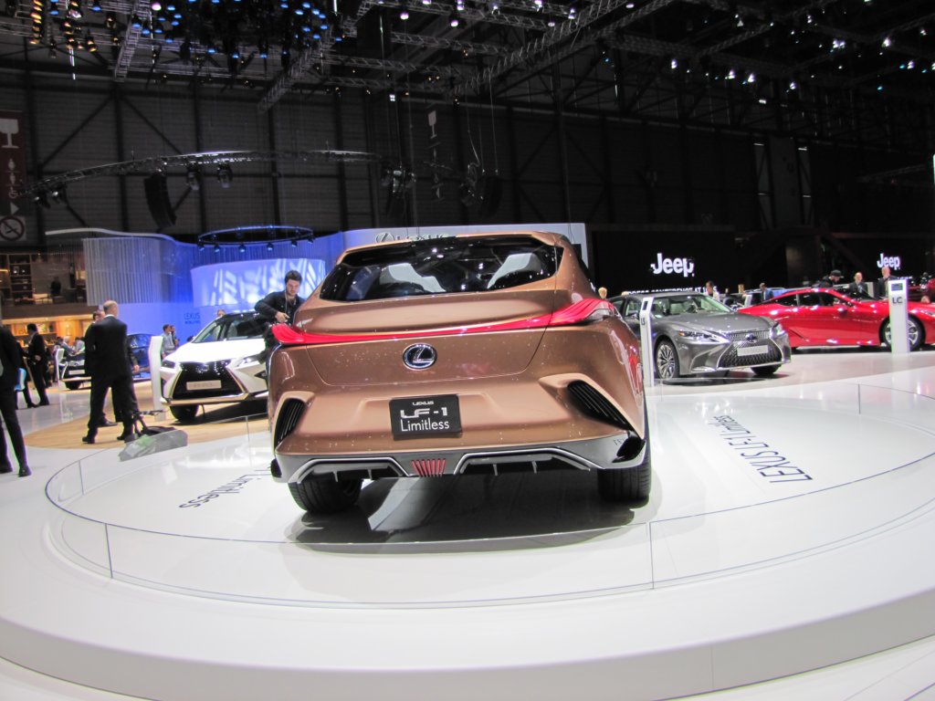 lexuslf1limitless10.jpg