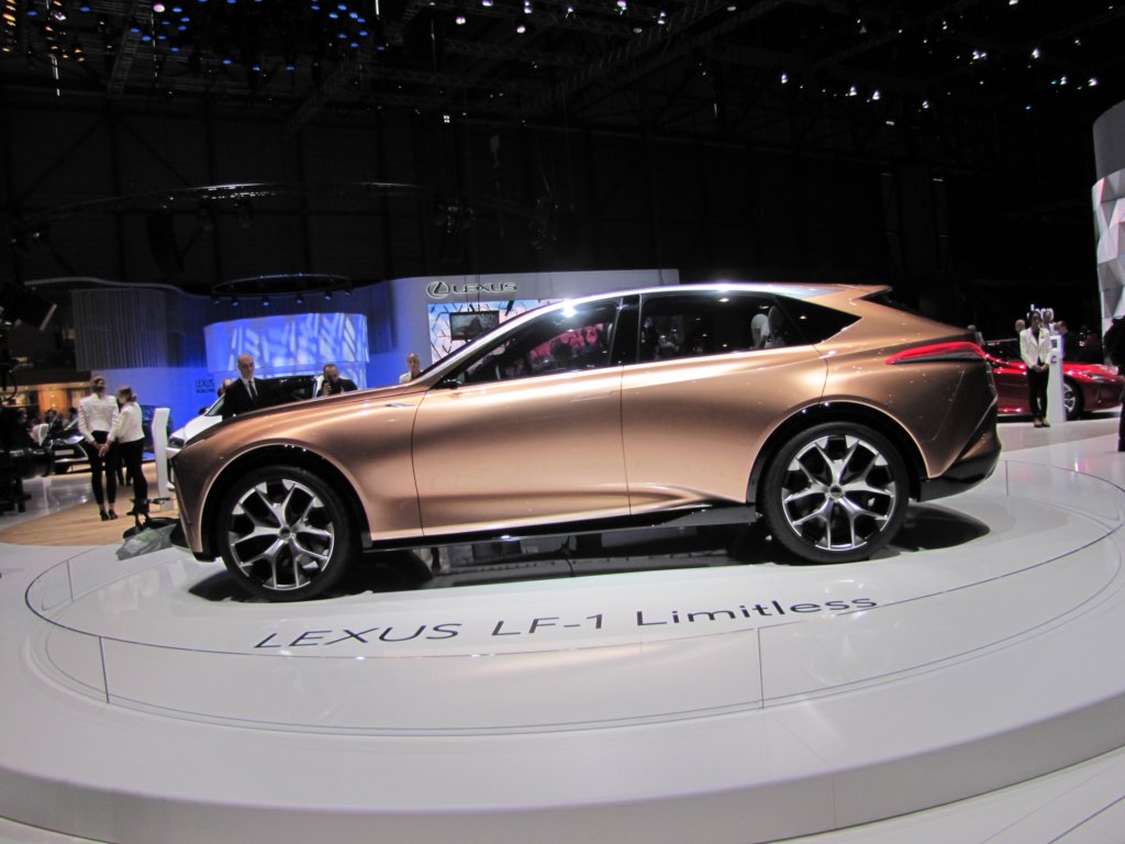 lexuslf1limitless8.jpg