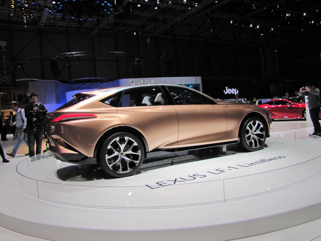 lexuslf1limitless9.jpg