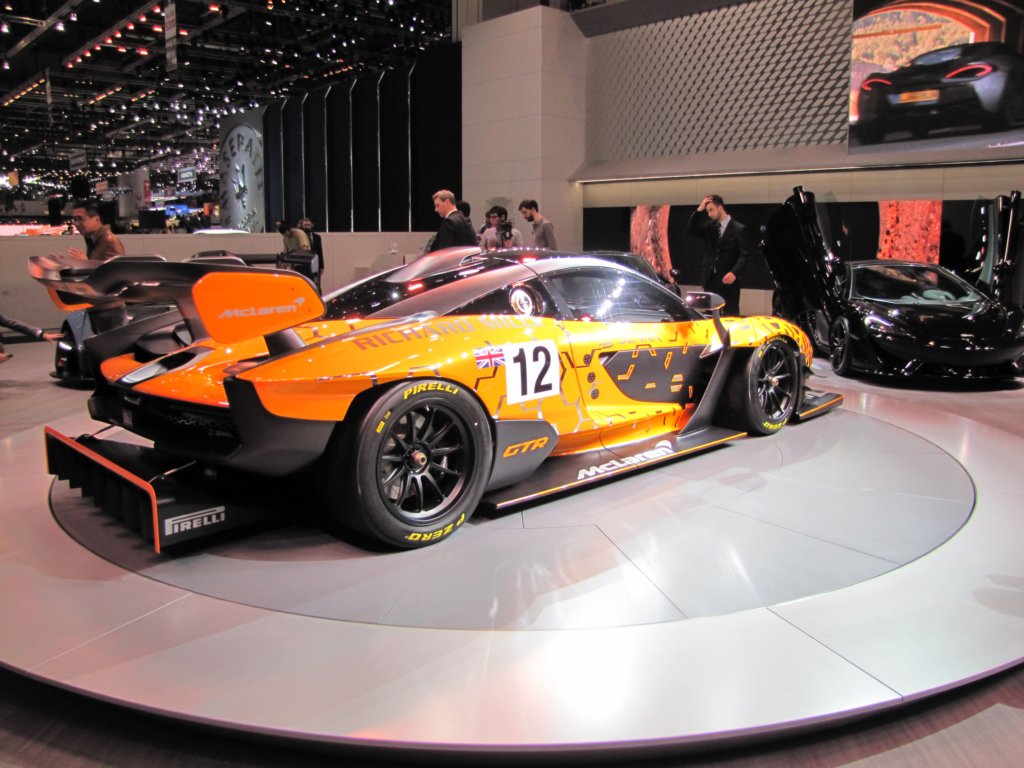 mclarensennagtr17.jpg
