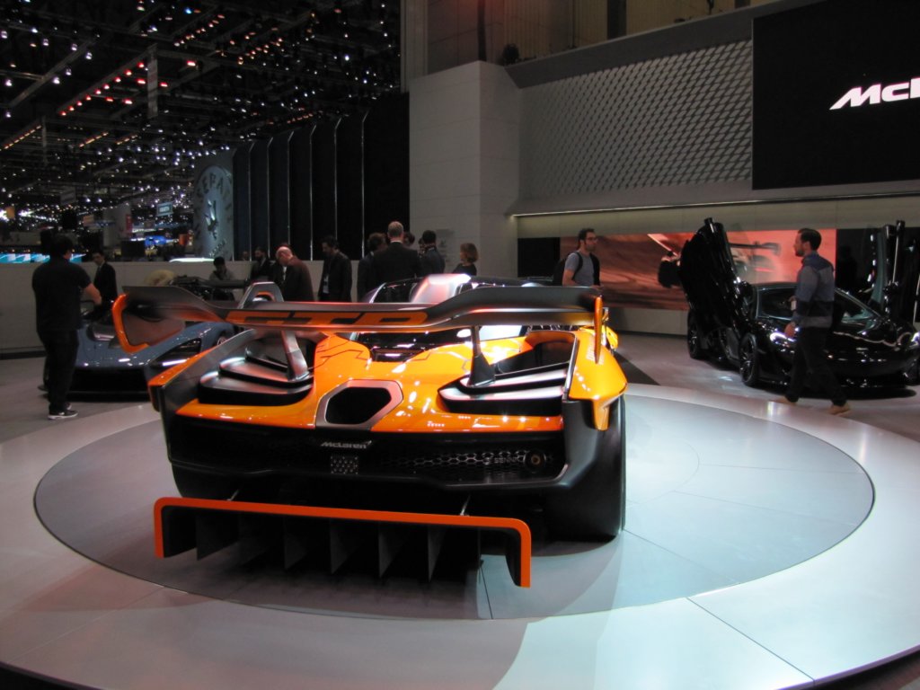 mclarensennagtr57.jpg