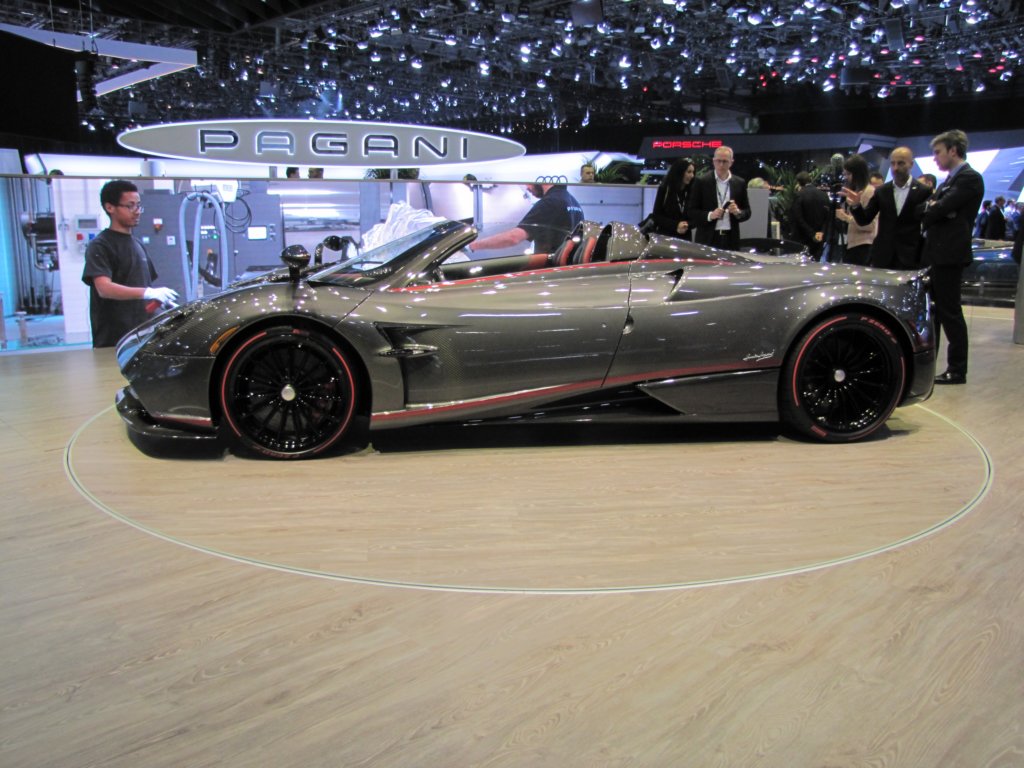 paganihuayraroadster17.jpg