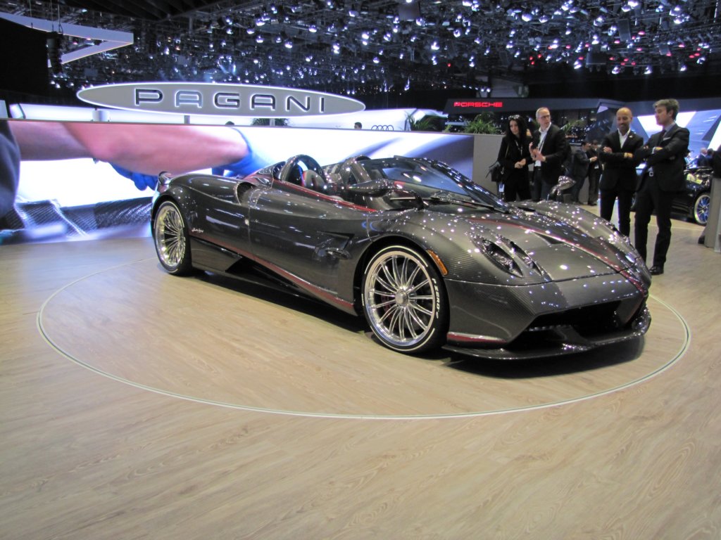 paganihuayraroadster23.jpg