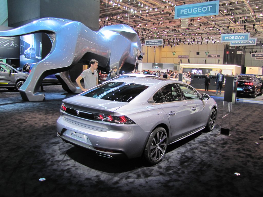 peugeot5082.jpg
