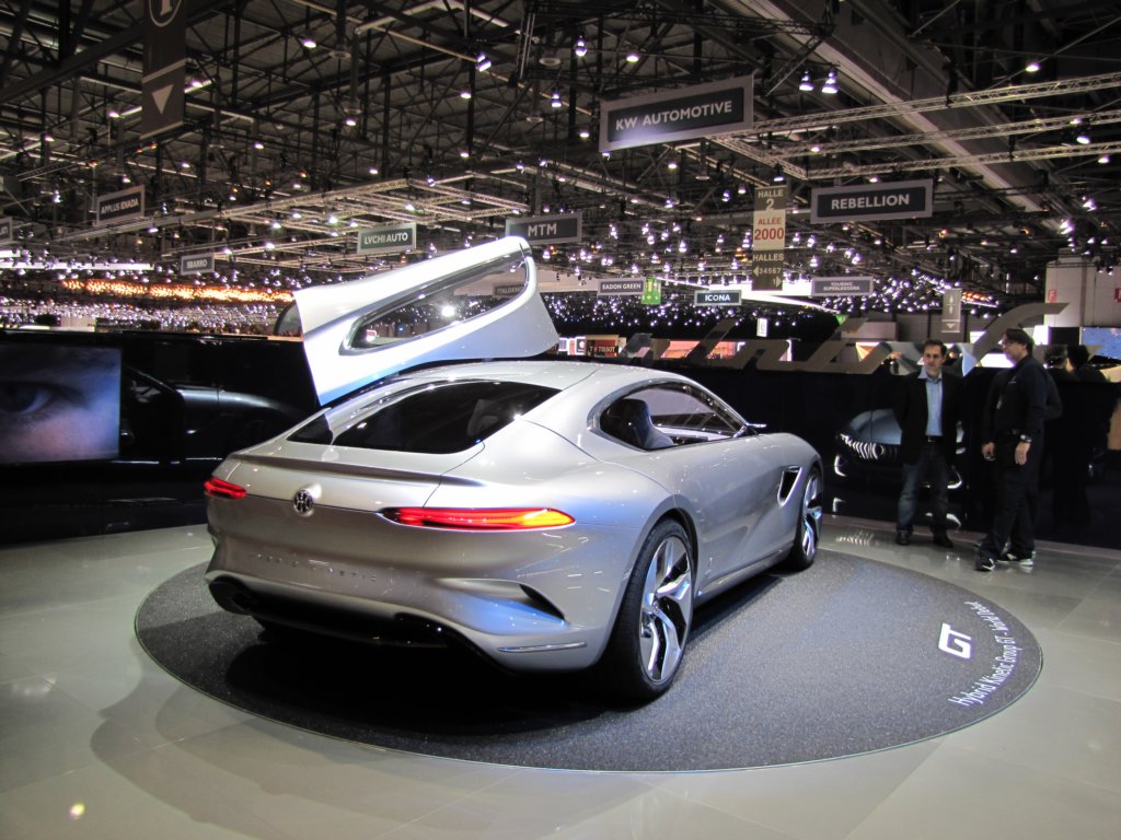 pininfarinahybridkineticgroupgt11.jpg