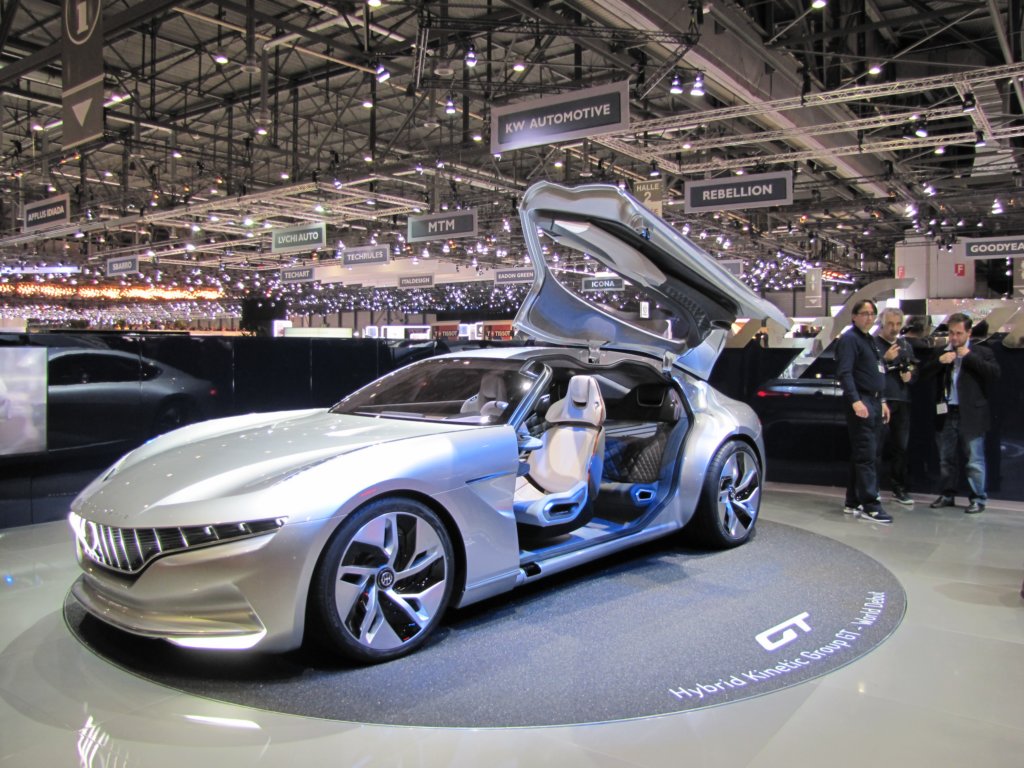 pininfarinahybridkineticgroupgt8.jpg