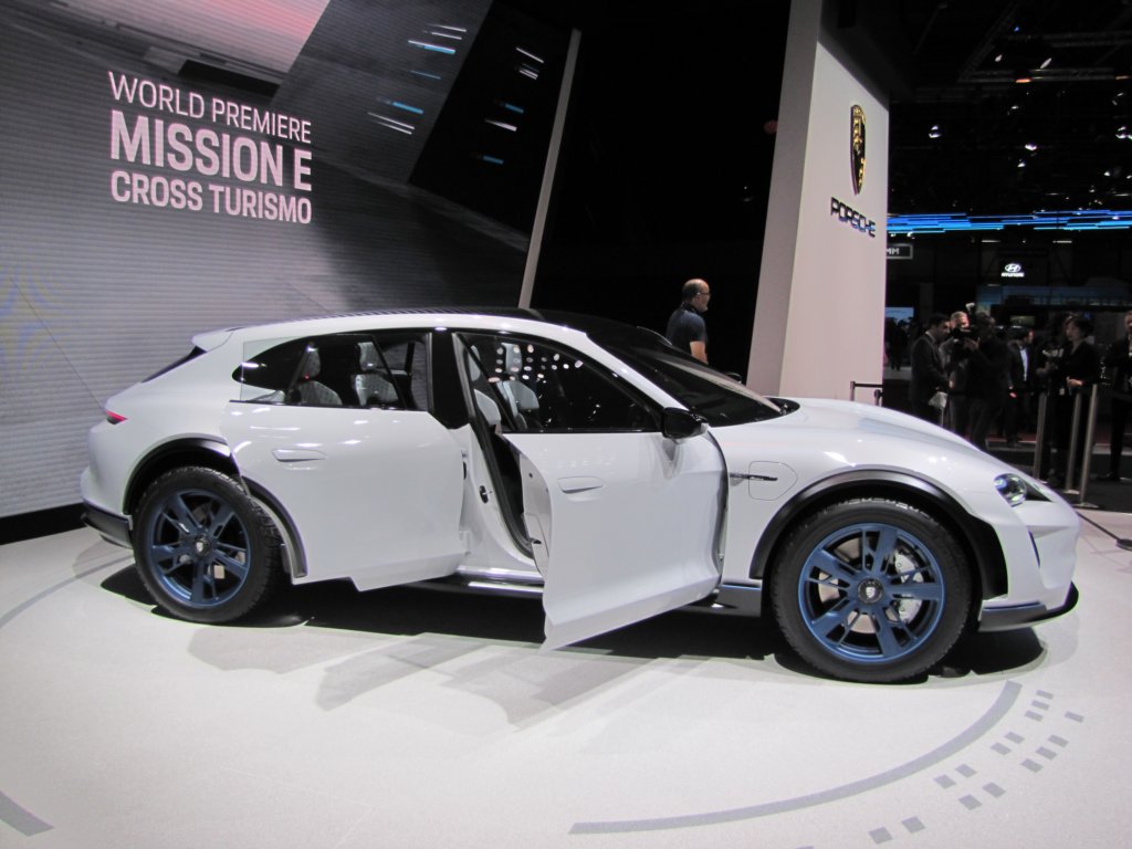 porschemissionecrossturismo19.jpg