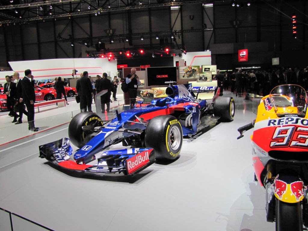 tororossohondastr13ra618h.jpg