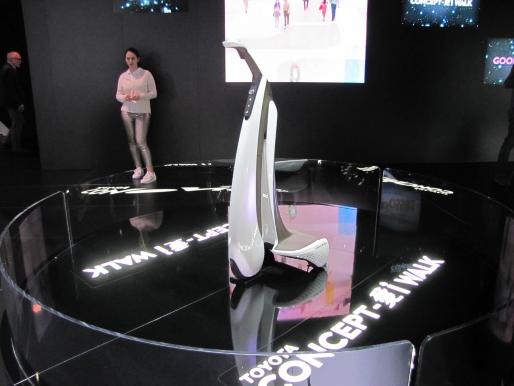 toyotaconceptiwalk3.jpg