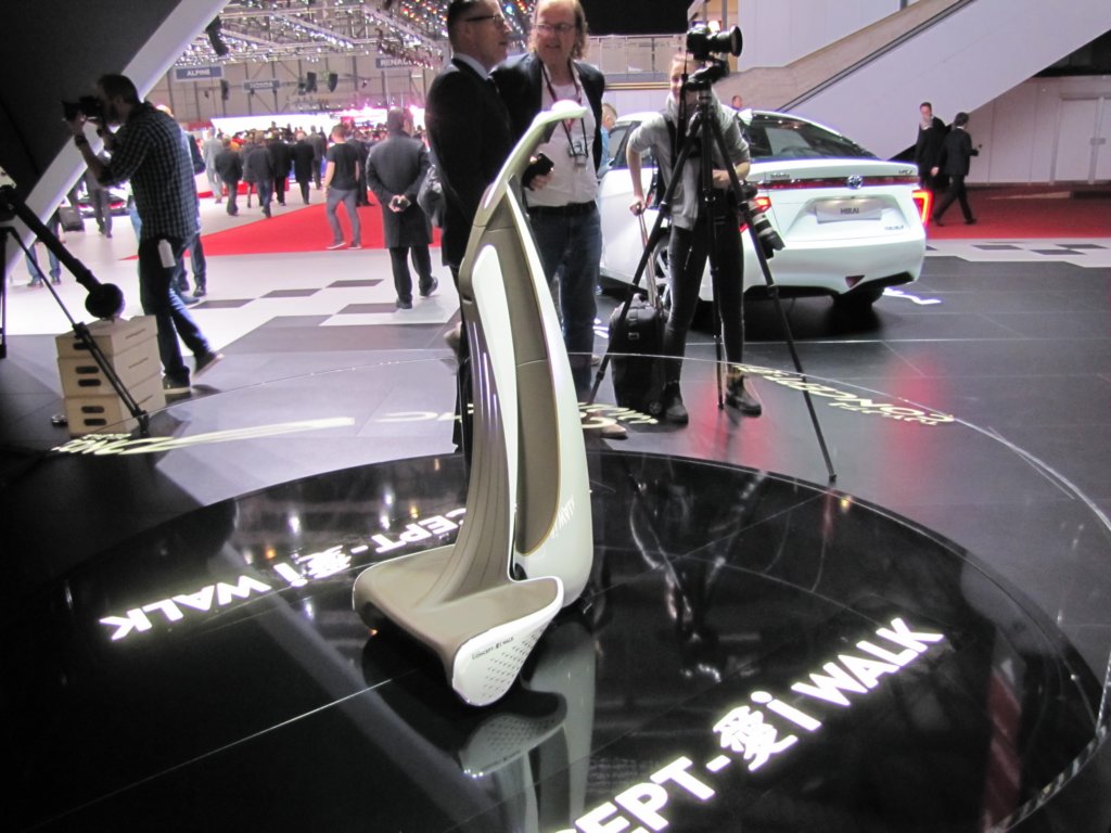 toyotaconceptiwalk5.jpg