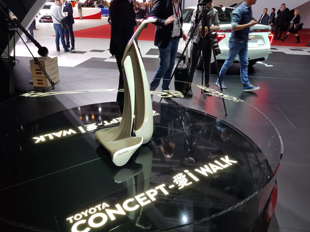 toyotaconceptiwalk6.jpg