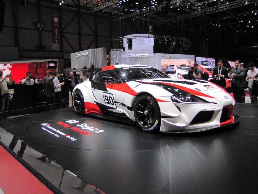 toyotagrsupra104.jpg