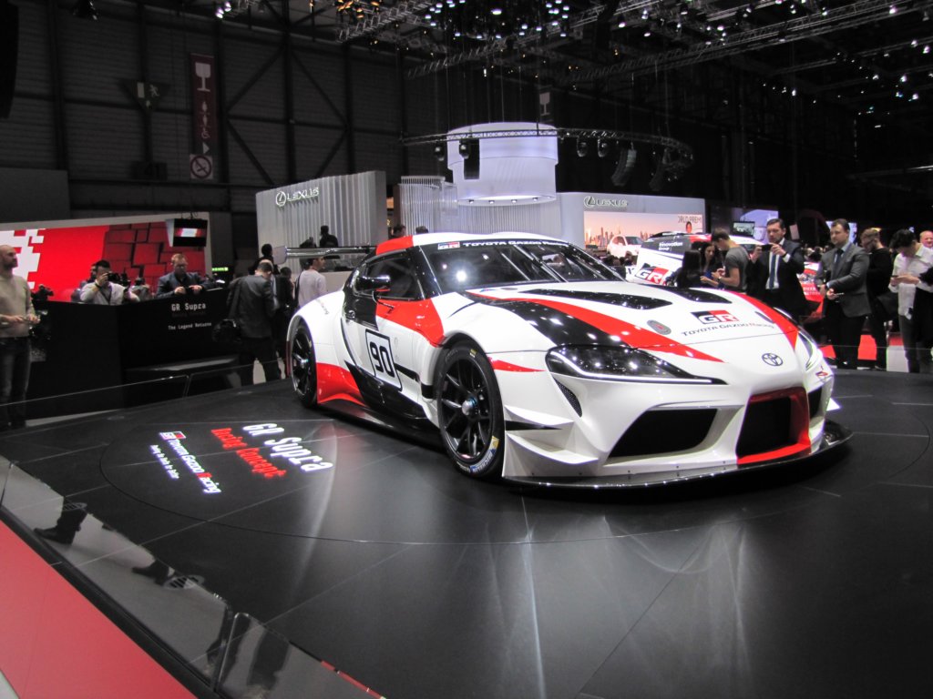 toyotagrsupra107.jpg