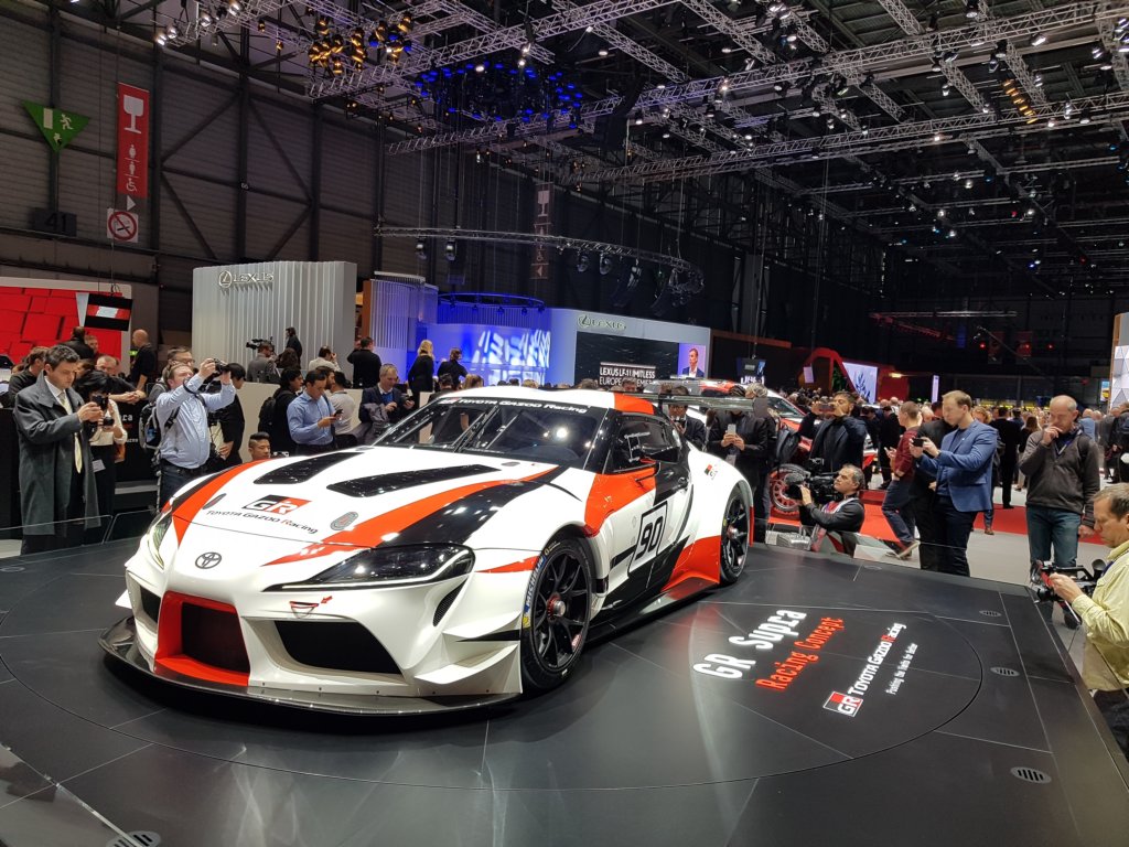 toyotagrsupra111.jpg