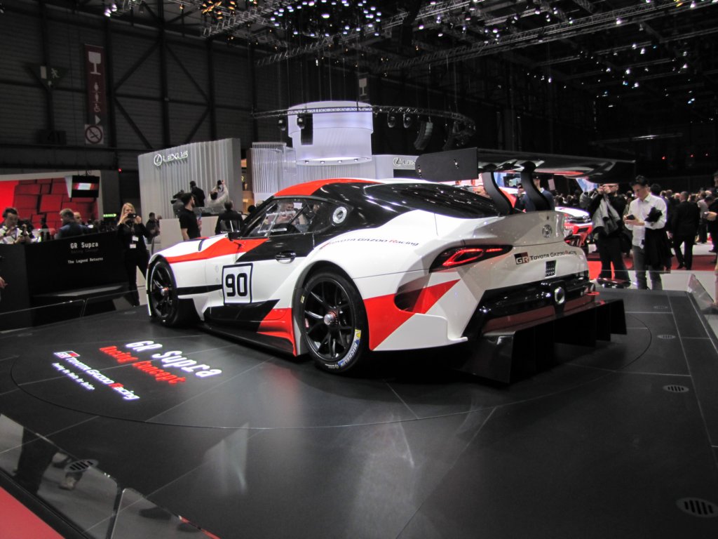 toyotagrsupra71.jpg