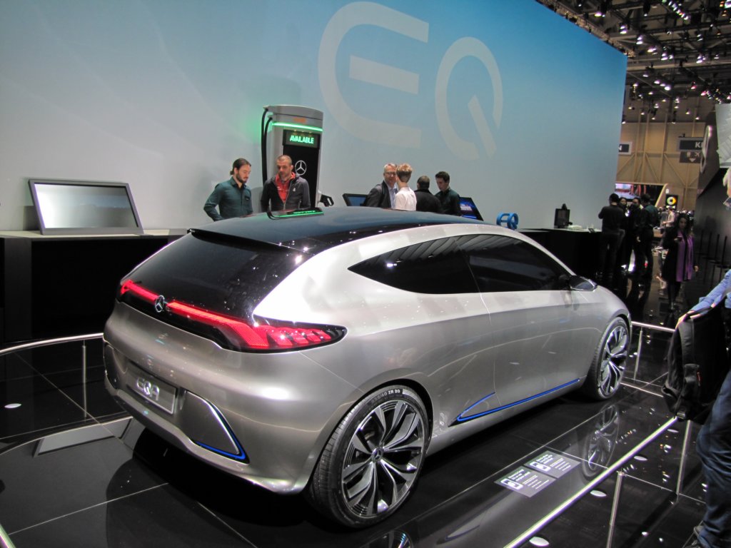 mercedesbenzconcepteqa7.jpg