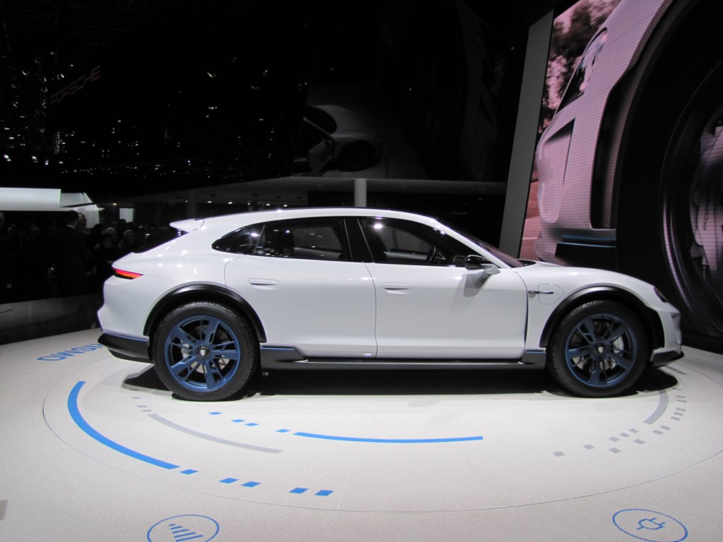 porschemissionecrossturismo12.jpg