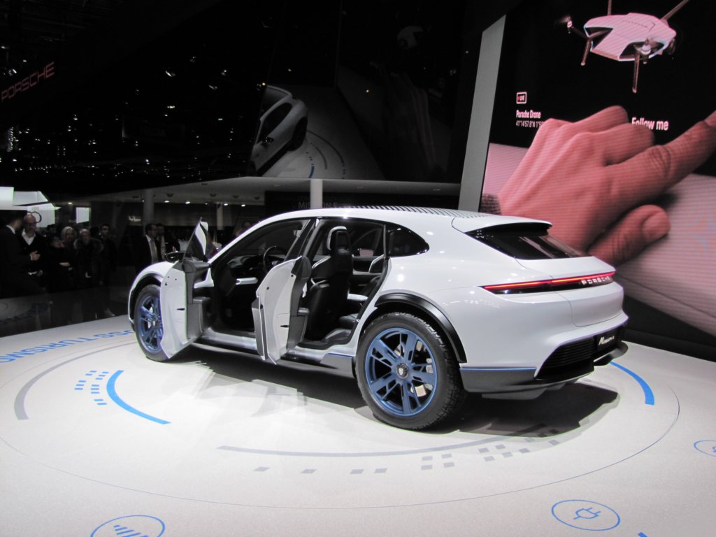 porschemissionecrossturismo20.jpg