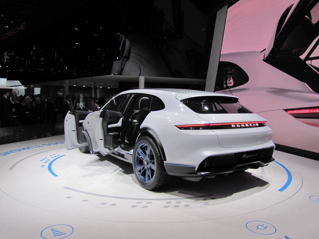 porschemissionecrossturismo21.jpg