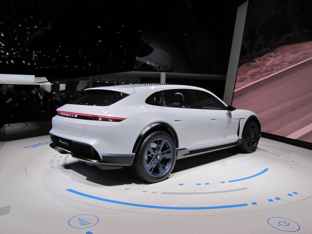 porschemissionecrossturismo3.jpg