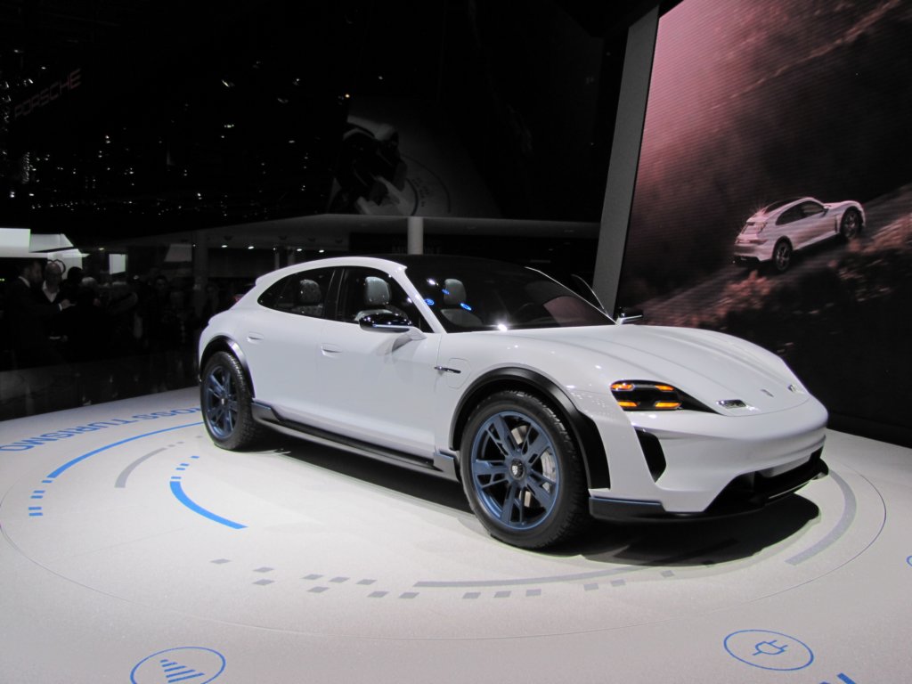 porschemissionecrossturismo9.jpg