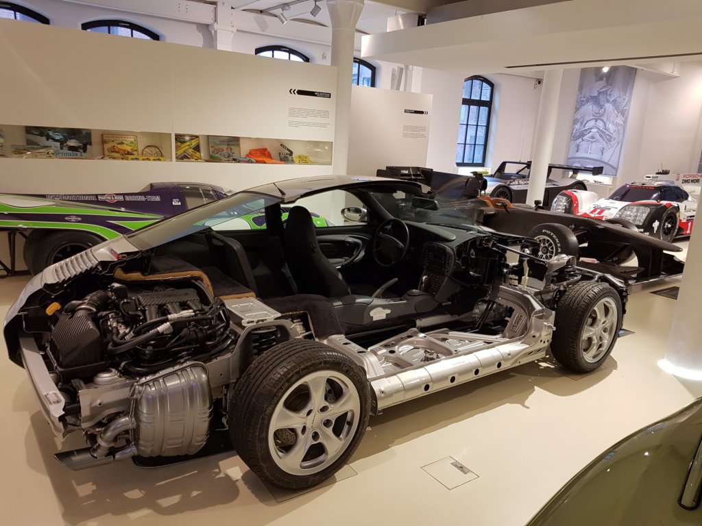 porsche911carrera49961998.jpg