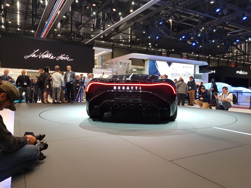 bugattilavoiturenoire11.jpg