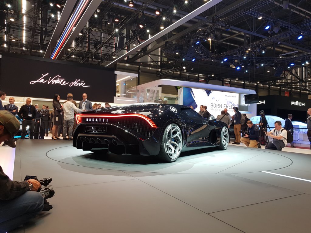 bugattilavoiturenoire17.jpg