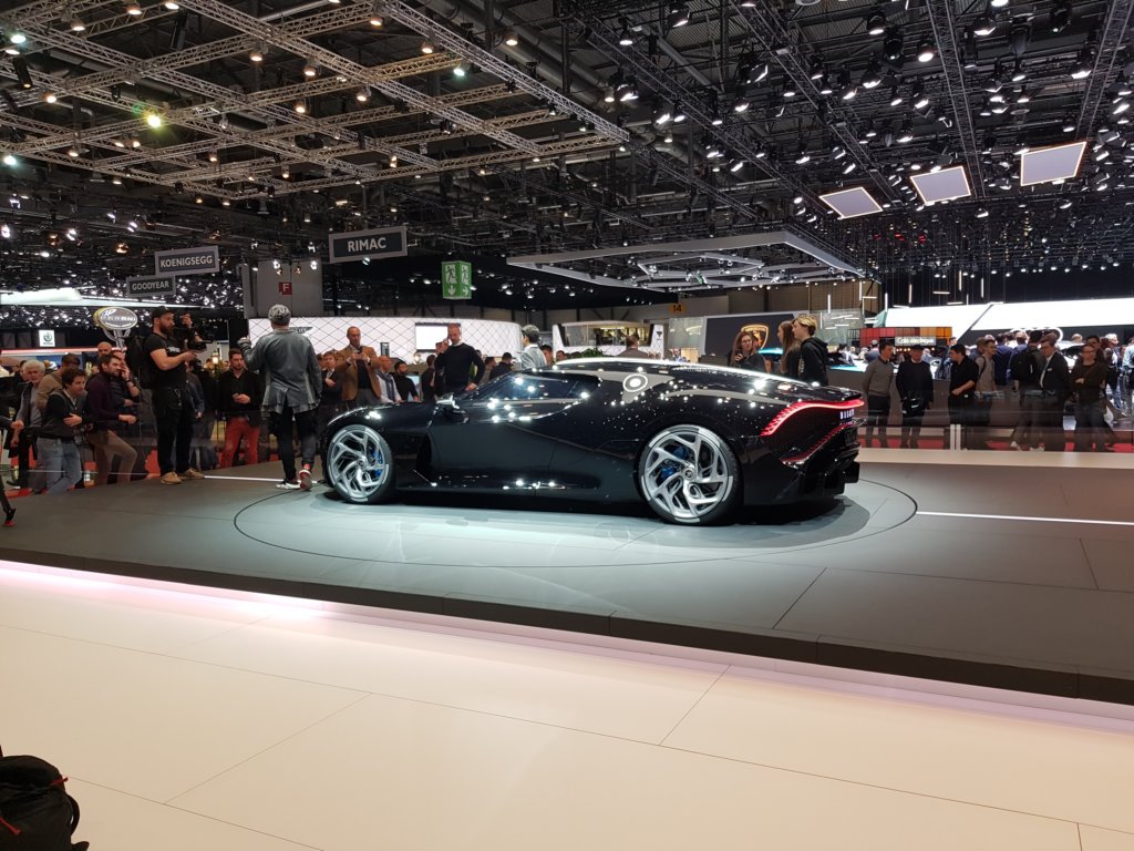 bugattilavoiturenoire23.jpg